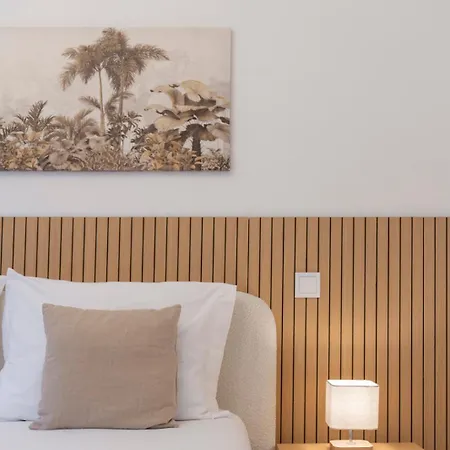 Uptown Ii By An Island Φουνκάλ