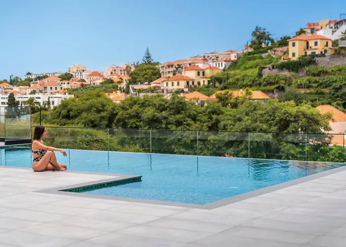 Uptown Ii By An Island *