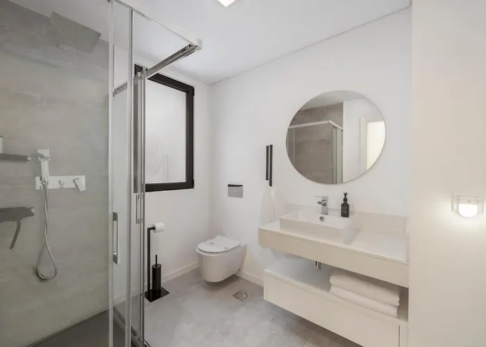 Uptown Ii By An Island דירה