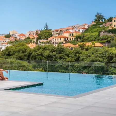 Uptown Ii By An Island *